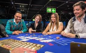 Berbagai studio live roulette di vivatogel dengan lingkungan bergaya kasino profesional